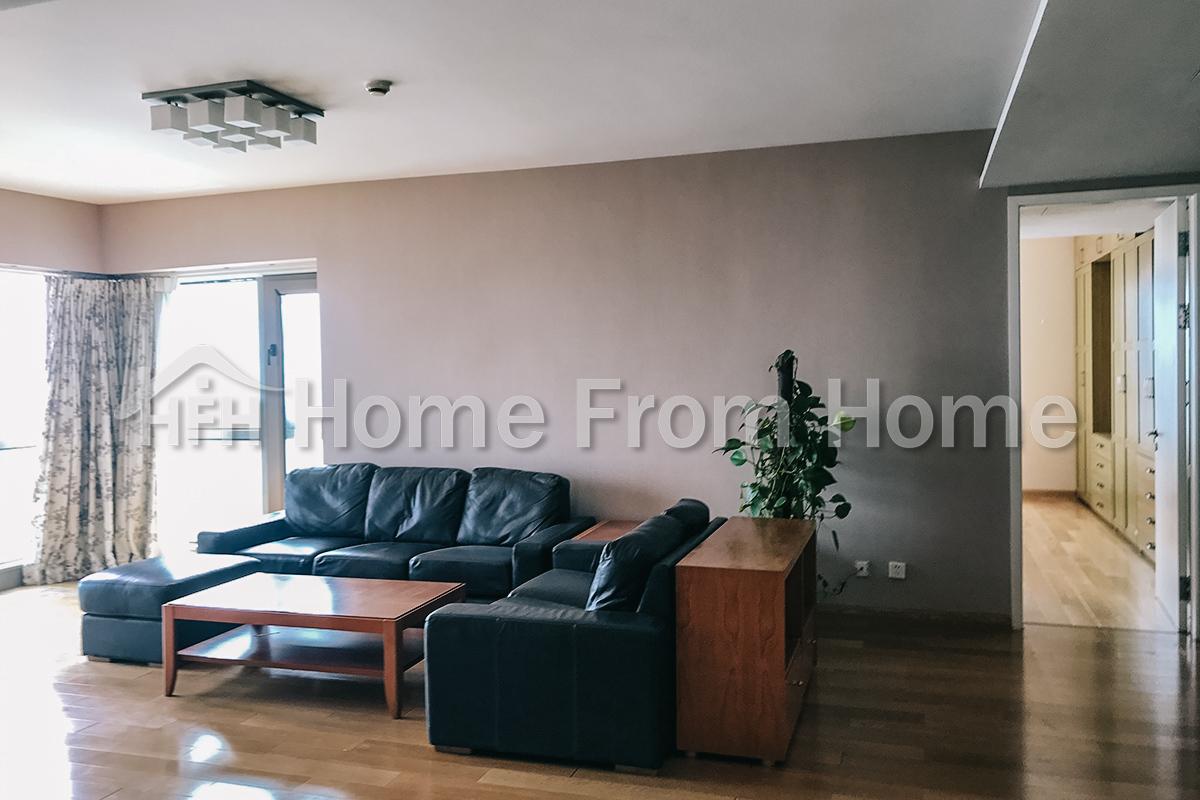 M-The Lakeview/3bed/2bath/Near Suzhou Center Spacious Apartment W/ Balcony Best Location Convenient Negotiable!