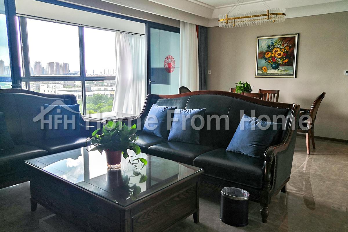 M-Bravura Newly Delivered Apartment, 3 bdr+2 bath, First Time Rent Fully Furnished Good Transparency!
