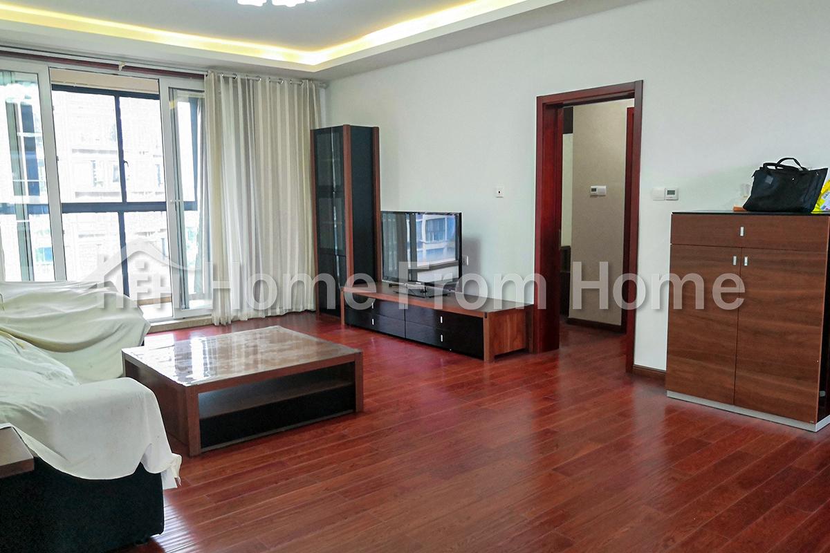 M-Youngor City 3 bed/2 bath/172m2, Spacious! 7th Floor, Perfect View of Compound! W/ Balcony 12000RMB!